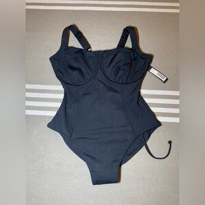 NWT TA3 Lifty Large Short F/G Black